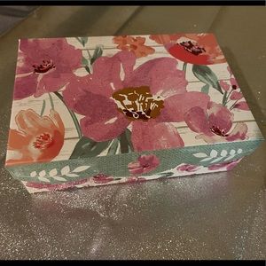 FLORAL DECORATIVE BOX